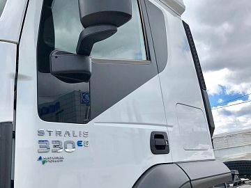 Купить Iveco  тягач  на метане Stralis