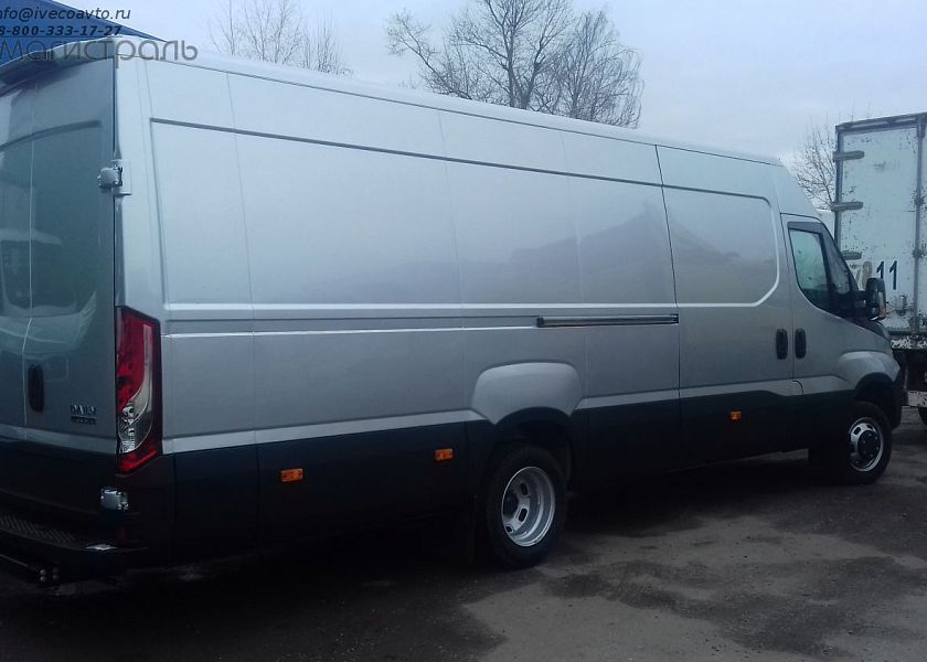 Цельнометаллический фургон IVECO Daily 70C15V