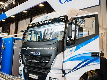 IVECO, «Газпром СПГ технологии» и «Автомобильная компания — Мостранс» договорились развивать коммерческий транспорт на СПГ в России