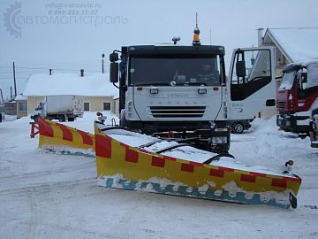 КДМ со снежным отвалом IVECO TRAKKER AT/AD380T41/45 (IVECO-AMT 6339)