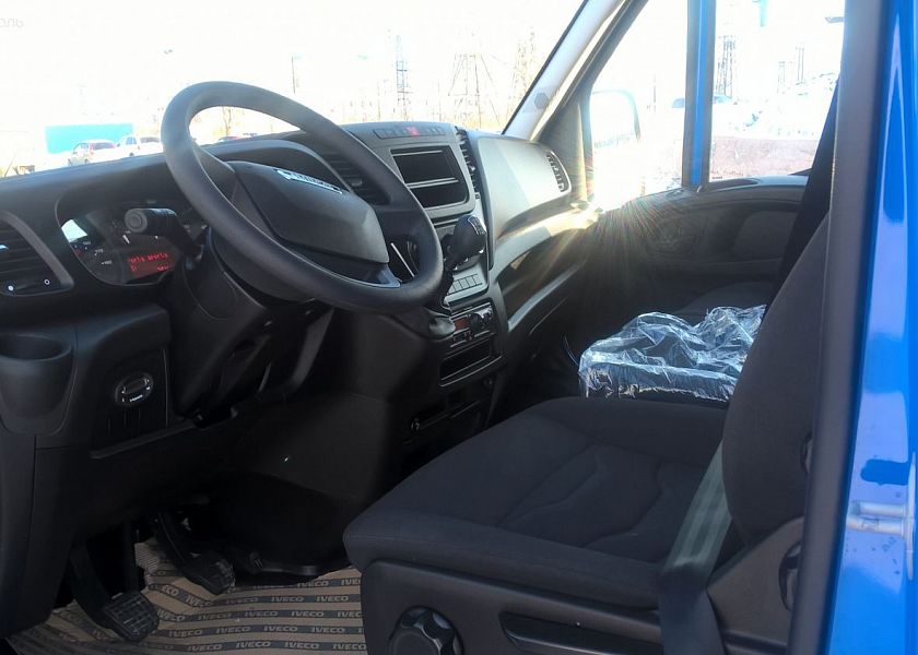 Фургон Бортовой тентованный Iveco Daily 50C15